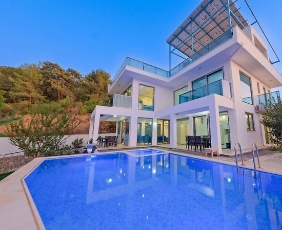 Fethiye Faralya'da Enfes Deniz Manzaralı, Özel Havuzlu, Kiralık Villa - 1