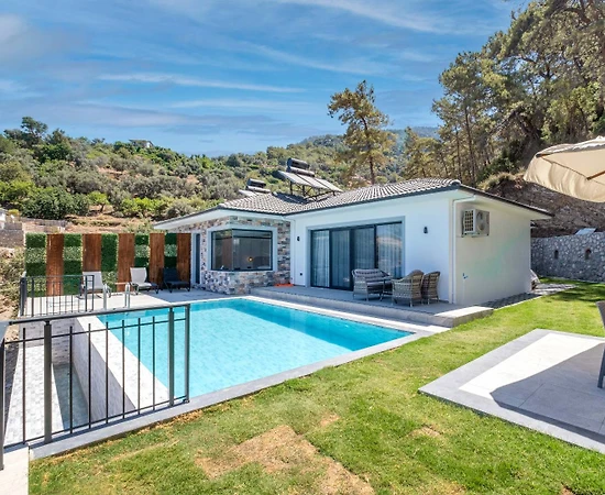 Fethiye Faralya'da Nezih Konumda, Özel Havuzlu, 6 Kişilik Villa - 1