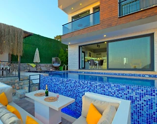 Fethiye Karaağaç'ta Deniz Manzaralı, Özel Havuzlu, Şık Kiralık Villa - 1