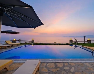 Fethiye Faralya'da Deniz Manzaralı, Sonsuzluk Havuzlu, Lüks Villa - 2