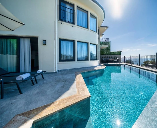 Fethiye Faralya'da Doğa İçerisinde, Özel Havuzlu, Lüks Villa - 1