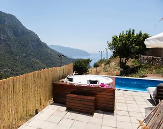 Fethiye Faralya'da Doğa İle İç İçe, Özel Havuzlu, Şık Glamping - 3