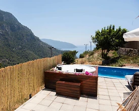 Fethiye Faralya'da Doğa Manzaralı, Özel Havuzlu, Balayı Glampingi - 3