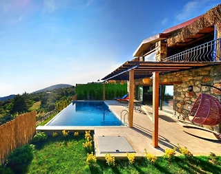 Faralya'da Muhteşem Orman Manzaralı, Özel Havuzlu, Saunalı Villa - 1