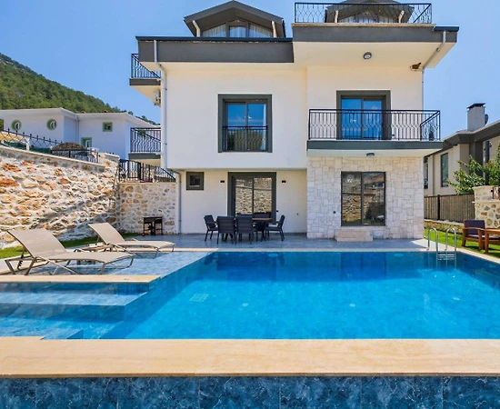Fethiye Faralya'da Nezih Konumda, Özel Havuzlu, İkiz Villa - 1