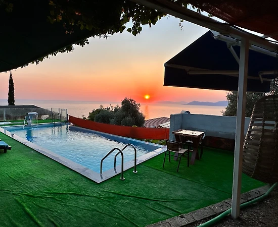 Fethiye Faralya'da Yeşillikler İçerisinde, Isıtmalı Havuzlu, Kiralık Villa - 1