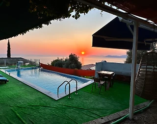 Fethiye Faralya'da Yeşillikler İçerisinde, Isıtmalı Havuzlu, Kiralık Villa - 1