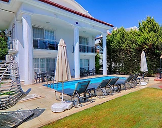 Fethiye Foça'da Merkeze Yakın Konumda, Özel Havuzlu, Şık Villa - 2