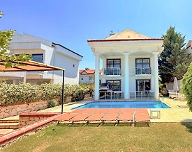 Fethiye Foça'da Elverişli Konumda, Özel Havuzlu, Konforlu Villa - 2