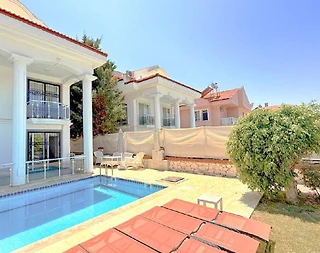 Fethiye Foça'da Elverişli Konumda, Özel Havuzlu, Konforlu Villa - 5