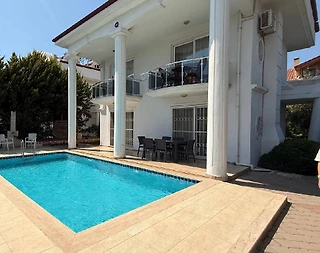 Fethiye Foça'da Geniş Ailelere Uygun, Özel Havuzlu, Şık Villa - 1