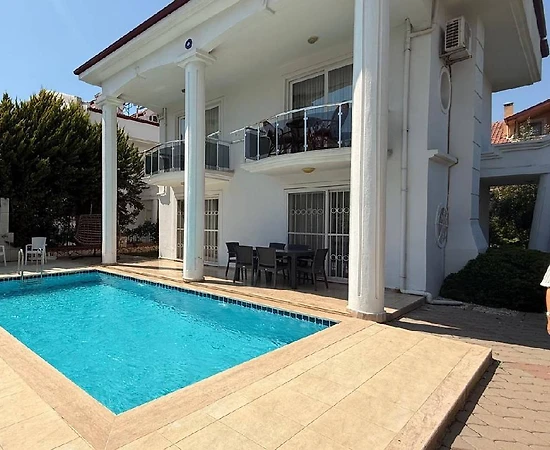 Fethiye Foça'da Geniş Ailelere Uygun, Özel Havuzlu, Kiralık Villa - 1