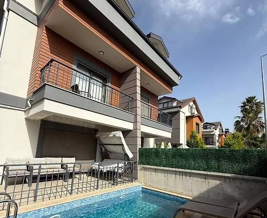 Fethiye Foça'da Denize Yürüme Mesafesinde, Özel Havuzlu, Lüks Villa - 1