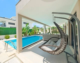 Fethiye Foça'da Yemyeşil Bahçeli, Özel Havuzlu, Çocuk Oyun Alanlı Villa - 3