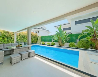 Fethiye Foça'da Yemyeşil Bahçeli, Özel Havuzlu, Çocuk Oyun Alanlı Villa - 5