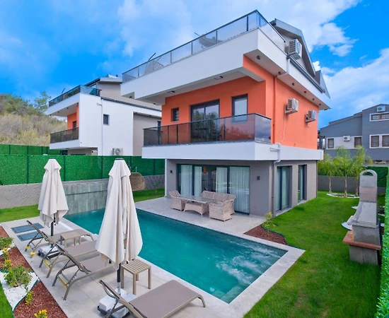 Fethiye Foça'da Yeşillikler İçinde, Özel Havuzlu, Ferah Villa - 1