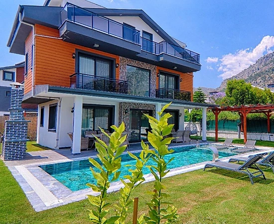 Fethiye Göcek'te Özel Havuzlu, Kalabalık Ailelere Uygun, Lüks Villa - 1