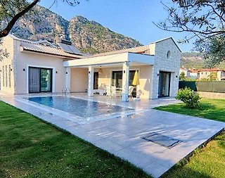 Fethiye Göcek'te Modern Dekore Edilmiş, Özel Havuzlu, Kiralık Villa - 1