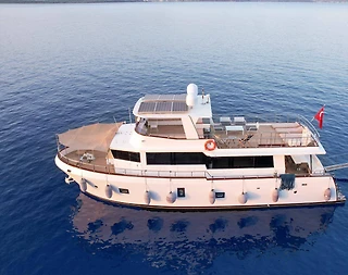 Fethiye Göcek'in Benzersiz Koylarında, 3 Kamaralı, Özel Yapım Motoryat - 1