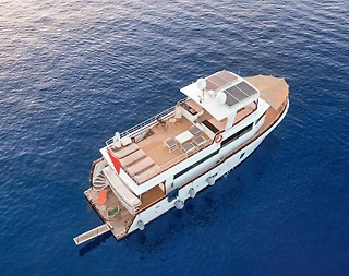 Fethiye Göcek'in Benzersiz Koylarında, 3 Kamaralı, Özel Yapım Motoryat - 4