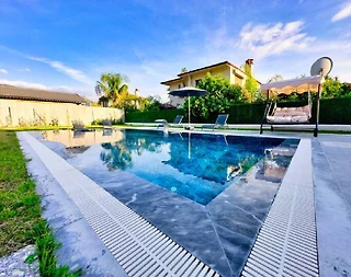 Fethiye Göcek'te Modern Tasarımlı, Özel Havuzlu, Ferah Villa - 2