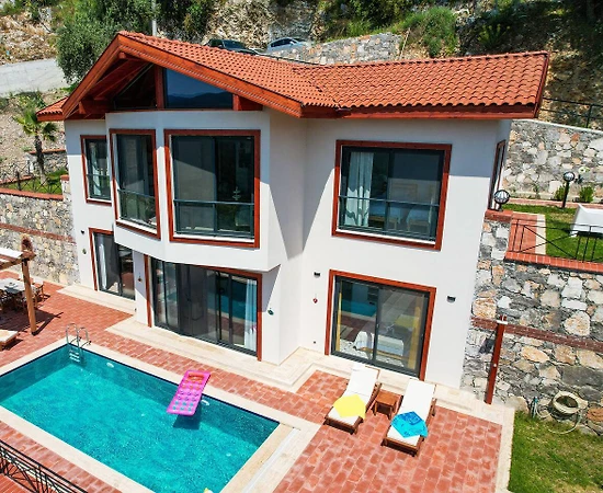 Fethiye Göcek'te Doğa Manzaralı, Özel Havuzlu, Akdeniz Stili Villa - 1