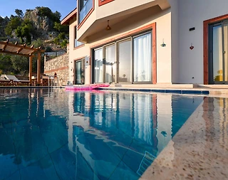 Fethiye Göcek'te Doğa Manzaralı, Özel Havuzlu, Akdeniz Stili Villa - 2