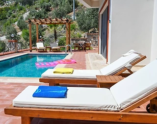 Fethiye Göcek'te Doğa Manzaralı, Özel Havuzlu, Akdeniz Stili Villa - 3