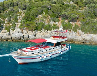 Fethiye Göcek'te Eşsiz Maviliğe Açılan, 6 Kişilik, Lüks Gulet - 2