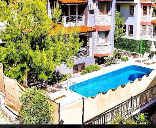 Fethiye Göcek'te Geniş Ailelere Uygun, Özel Havuzlu, Konforlu Villa - 1