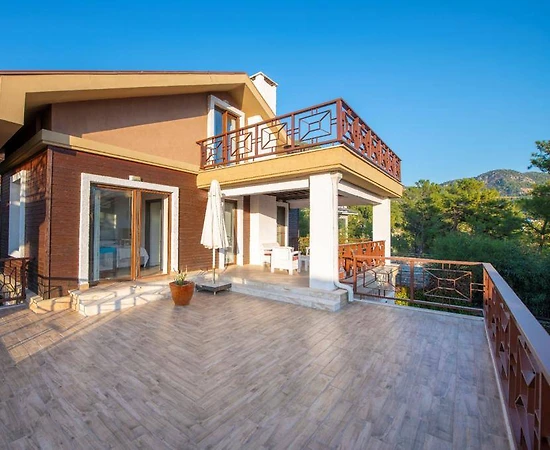 Fethiye Göcek'te Kalabalık Ailelere Uygun, Özel Havuzlu, Bahçeli Villa - 1