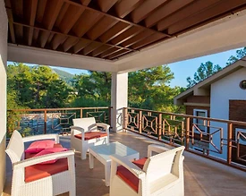 Fethiye Göcek'te Kalabalık Ailelere Uygun, Özel Havuzlu, Bahçeli Villa - 2