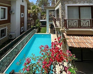 Fethiye Göcek'te Modern Tasarımlı, Özel Havuzlu, Ferah Villa - 2