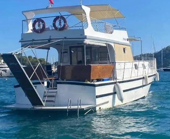 Fethiye Göcek'te Masmavi Sularda, 2 Kabinli, Kiralık Motoryat - 1