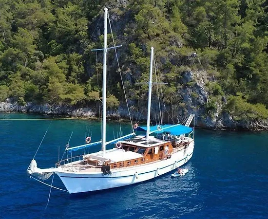 Fethiye Göcek'te Masmavi Sularda, 6 Kabinli, Lüks Gulet - 1