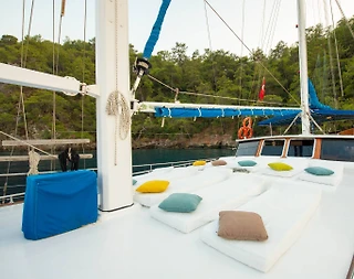 Fethiye Göcek'te Şık Tasarımlı, Eşsiz Koylarda, Modern Gulet  - 5