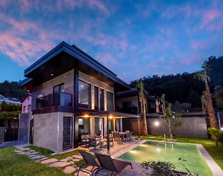 Fethiye Göcek'te Yemyeşil Bahçeli, Özel Havuzlu, Kiralık Villa - 2