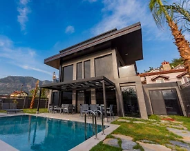 Fethiye Göcek'te Yemyeşil Bahçeli, Özel Havuzlu, Kiralık Villa - 3