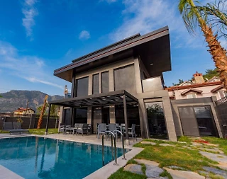 Fethiye Göcek'te Yemyeşil Bahçeli, Özel Havuzlu, Kiralık Villa - 3
