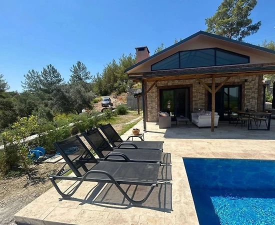 Fethiye Gökçeovacık'da Doğa Manzaralı, Özel Havuzlu, Kiralık Villa - 1