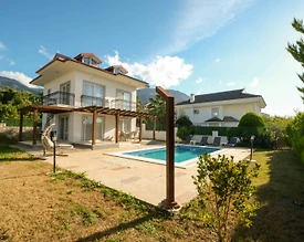 Fethiye Ölüdeniz'de Büyük Bahçeli, Özel Havuzlu, Konforlu Villa - 3