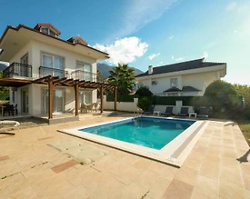 Fethiye Ölüdeniz'de Büyük Bahçeli, Özel Havuzlu, Konforlu Villa - 2