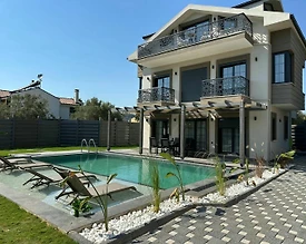 Fethiye Ölüdeniz'de Merkezi Konumda, Özel Havuzlu, 3+1 Villa - 2