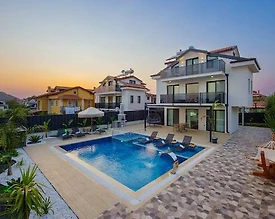 Fethiye Ölüdeniz'de Merkezi Konumda, Özel Havuzlu, Lüks Villa - 2