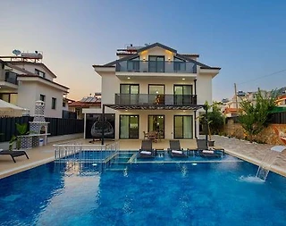 Fethiye Ölüdeniz'de Merkezi Konumda, Özel Havuzlu, Lüks Villa - 3