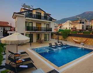 Fethiye Ölüdeniz'de Merkeze Yakın, Özel Havuzlu, Konforlu Villa - 5