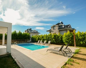 Fethiye Ölüdeniz'de Sakin Konumda, Özel Havuzlu, Geniş ve Modern Villa - 3