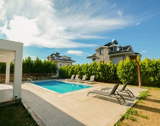 Fethiye Ölüdeniz'de Sakin Konumda, Özel Havuzlu, Geniş ve Modern Villa - 3