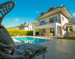 Fethiye Ölüdeniz'de Sakin Konumda, Özel Havuzlu, Geniş ve Modern Villa - 5