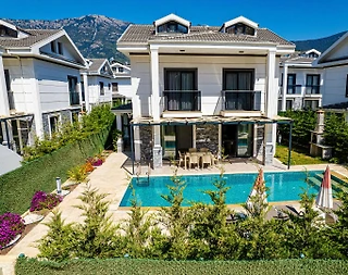 Fethiye Ölüdeniz'de Elverişli Konumda, Özel Havuzlu, 4+1 Şık Villa - 2